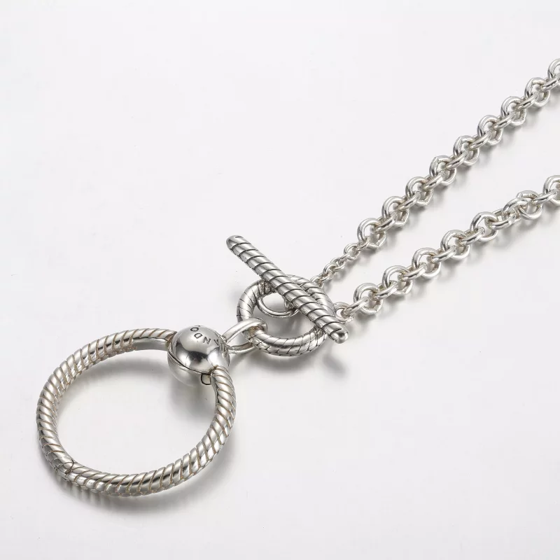 (imagen para) Collar con colgante en forma de T de Pandora Moments O - 391157C00 - Ver 2
