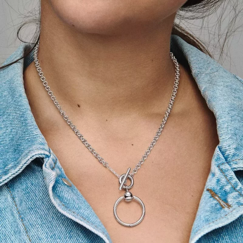 (imagen para) Collar con colgante en forma de T de Pandora Moments O - 391157C00 - Ver 6