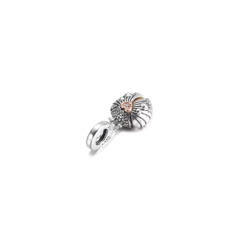 (imagen para) Pandora Club 2022 Charm colgante de mariquita y corazón - 780072C01 - Ver 4