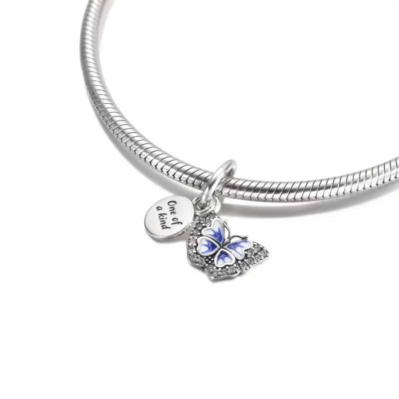 (imagen para) PANDORA Mariposa Azul y Dije de Doble Colgante con Cita - 790757C01 - Ver 4