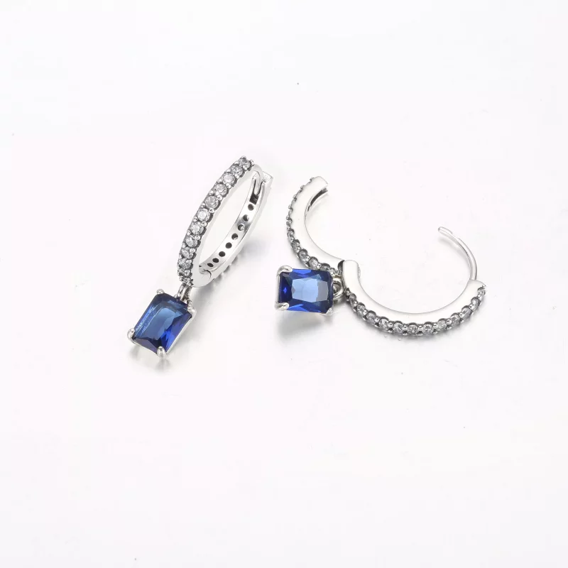 (imagen para) Pendientes de aro rectangulares brillantes de Pandora en color azul - 292381C01 - Ver 4
