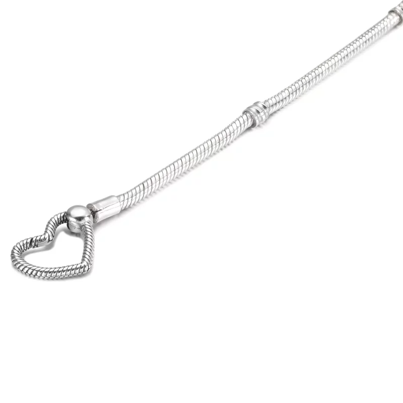 (imagen para) Pulsera de cadena de serpiente con cierre de corazón de Pandora Moments - 599539 - Ver 4