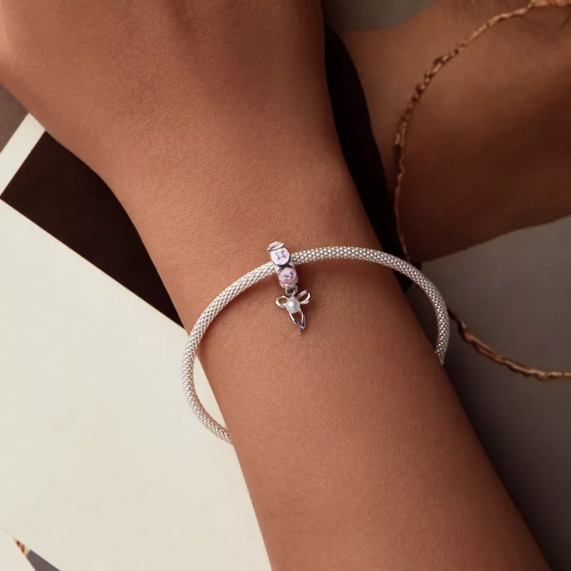 (imagen para) Charm con hebilla de posicionamiento y lazo de ballet estilo PANDORA - SCC2763 - Ver 6