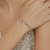 Pulsera abierta de plata estilo Pandora con diseño sencillo y elástico - SCB198