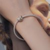 Charm de estilo Pandora con margarita y mariquita - BSC817