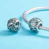 Charm en estilo Pandora de plata con hojas verdes enamoradas - SCC524