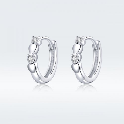 Aretes con forma de corazón en estilo Pandora de plata - SCE777