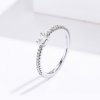 Anillo Pandora de estilo plateado con piedra transparente - SCR524