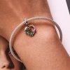 Pendiente colgante estilo Pandora con flores de amor en diseño abierto - SCC2249