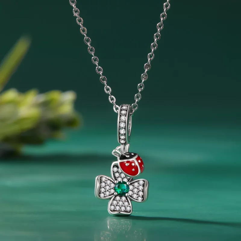 (imagen para) Pendiente encanto estilo Pandora con trébol de la suerte y mariquita - SCC2523 - Ver 2
