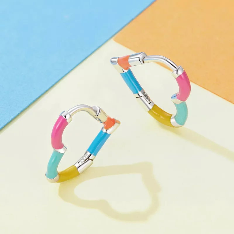 (imagen para) Pendientes de Aros con Corazón Arcoíris de Estilo Pandora - SCE1607 - Ver 3