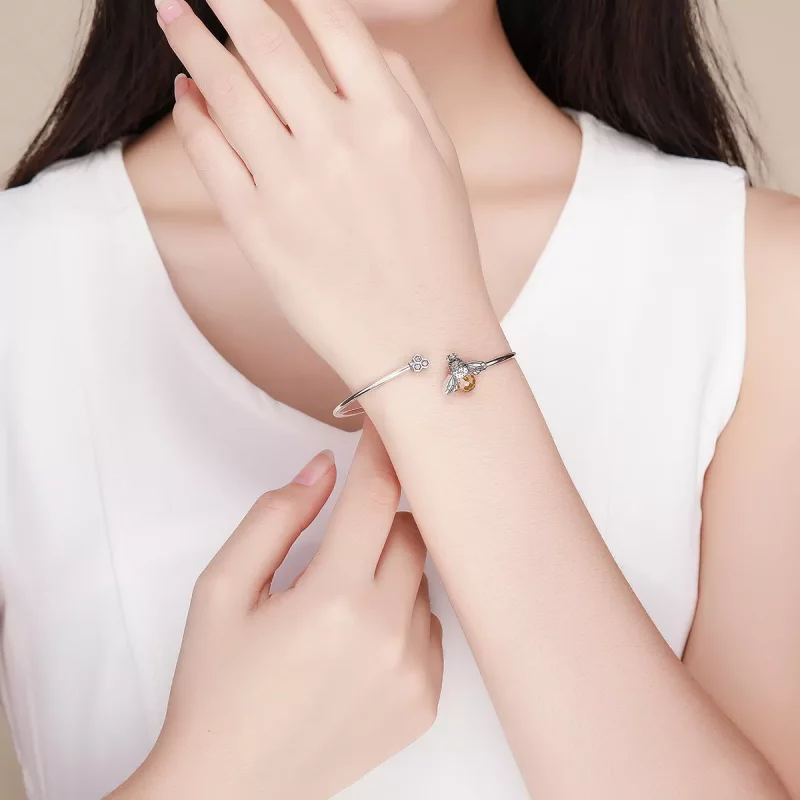 (imagen para) Brazalete abierto de plata estilo Pandora con la historia de la abeja - SCB104 - Ver 2