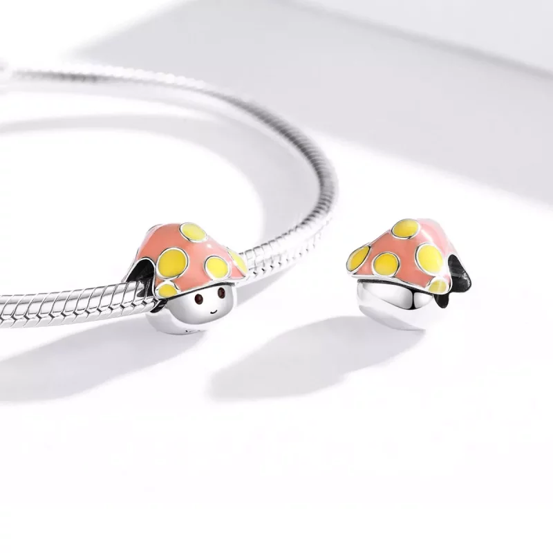 (imagen para) Charm en estilo Pandora de color plateado con pequeños hongos coloridos - SCC185 - Ver 4