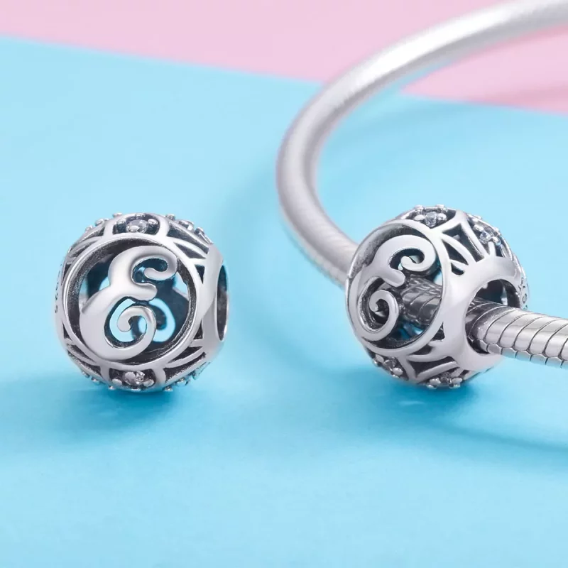(imagen para) Pulsera estilo Pandora con dije de letra E - SCC738-E - Ver 3