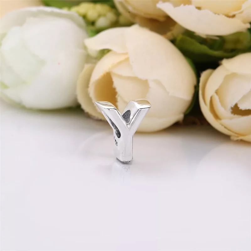 (imagen para) Charm en plata de ley Letra Y - PANDORA - Ver 2