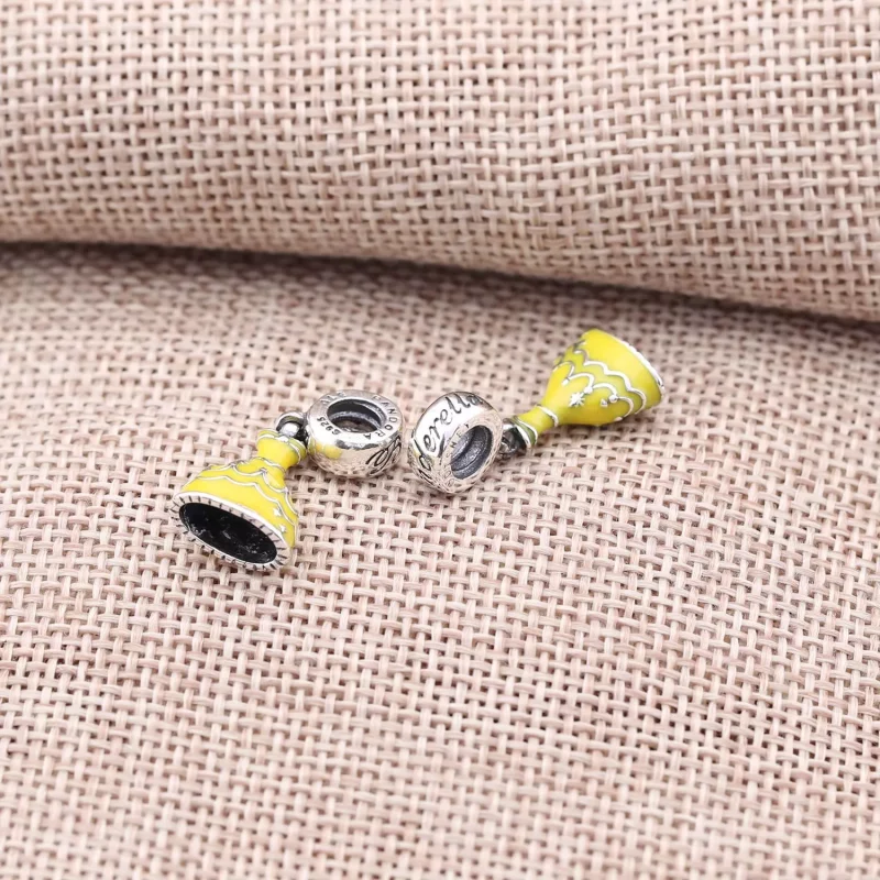 (imagen para) Charm colgante en plata de ley Vestido de Bella - PANDORA - Ver 3