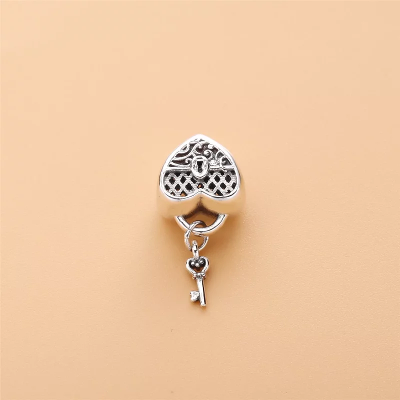 (imagen para) Charm en plata de ley Ama tu Promesa - PANDORA - Ver 2