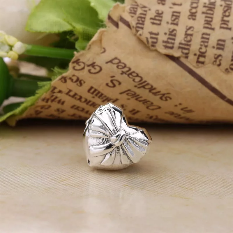 (imagen para) Charm en plata de ley Lazo Coraz&oacute;n Brillante - PANDORA - Ver 3