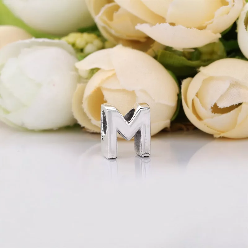 (imagen para) Charm en plata de ley Letra M - PANDORA - Ver 2