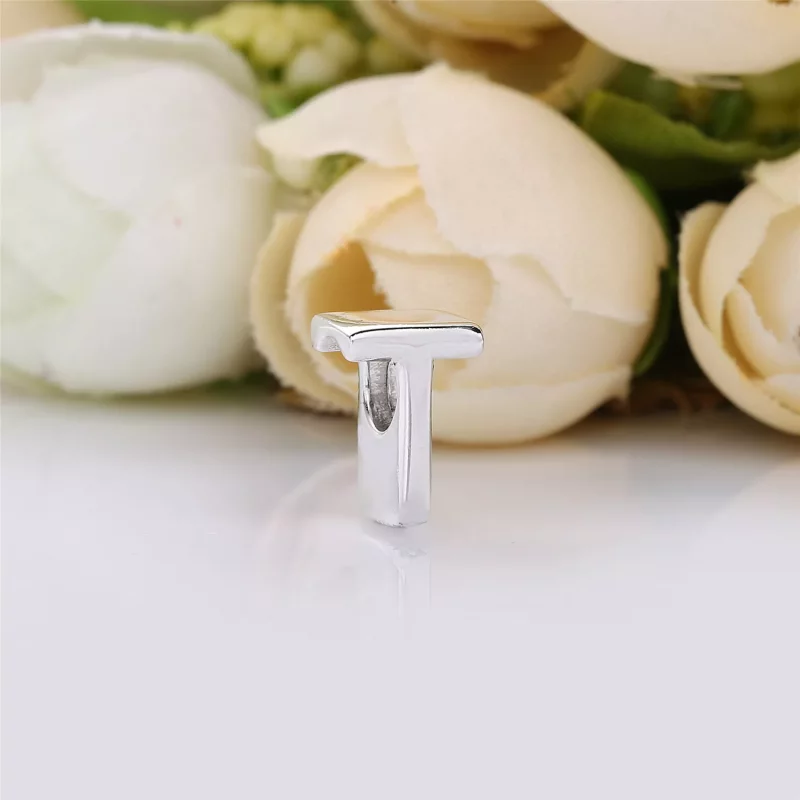 (imagen para) Charm en plata de ley Letra T - PANDORA - Ver 2