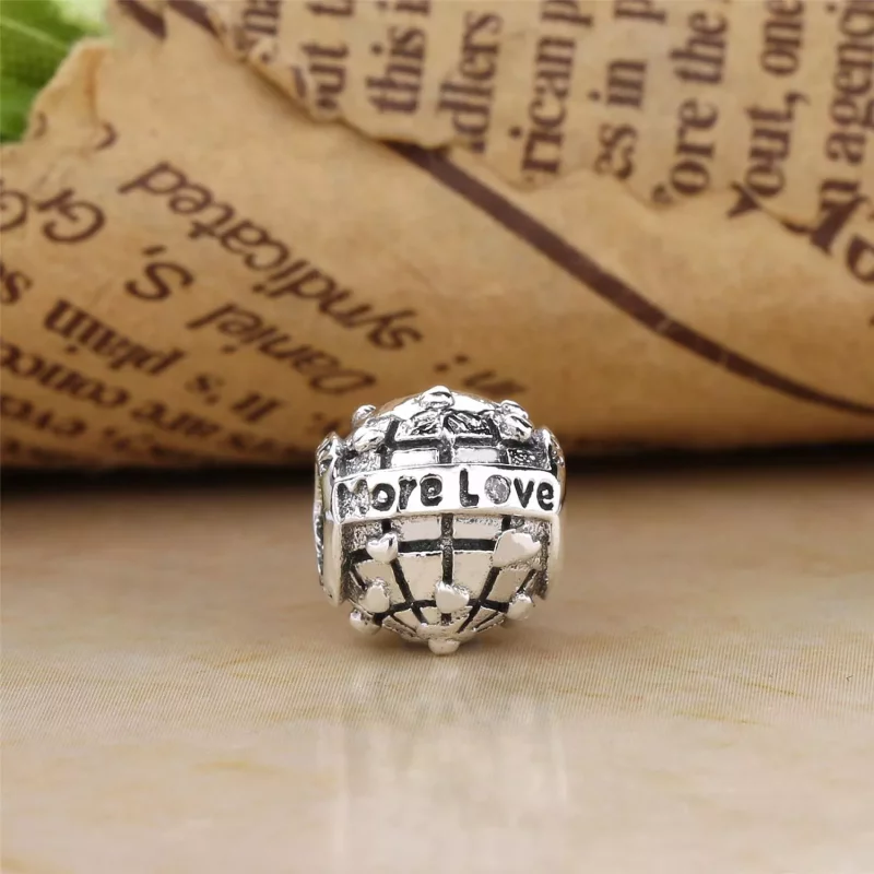 (imagen para) Charm en plata de ley PANDORA Club 2018 - Ver 3