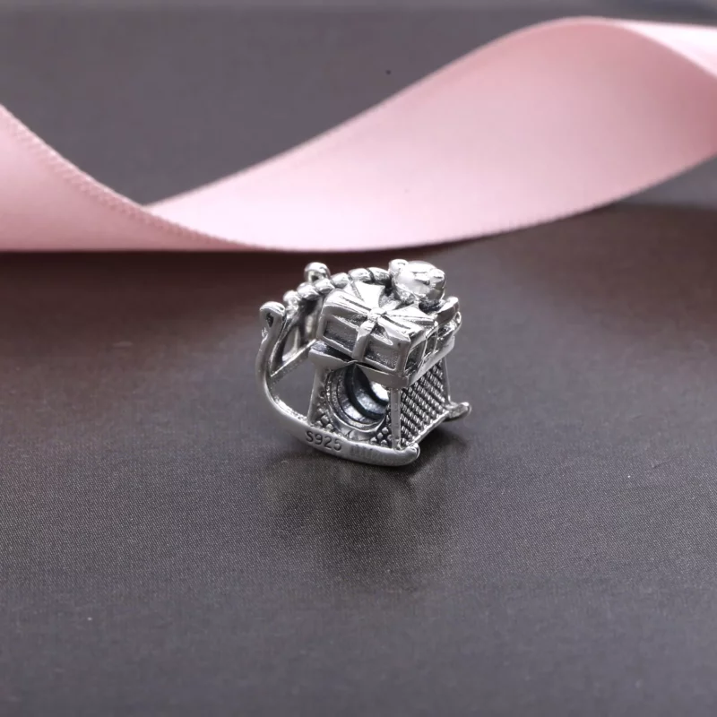 (imagen para) Charm en plata de ley Trineo de navidad PANDORA - Ver 2