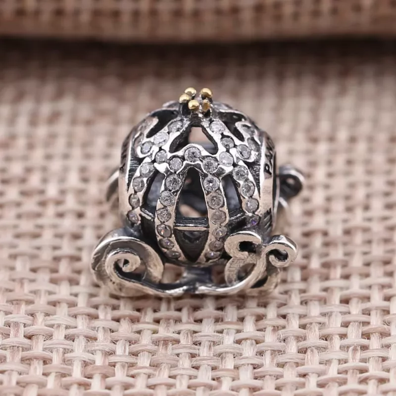 (imagen para) Charm en plata de ley y oro Carroza de Cenicienta - PANDORA - Ver 3