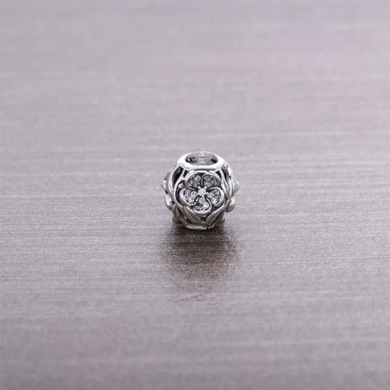 (imagen para) Charm Openwork Flor M&iacute;stica en Pav&eacute; - PANDORA - Ver 2