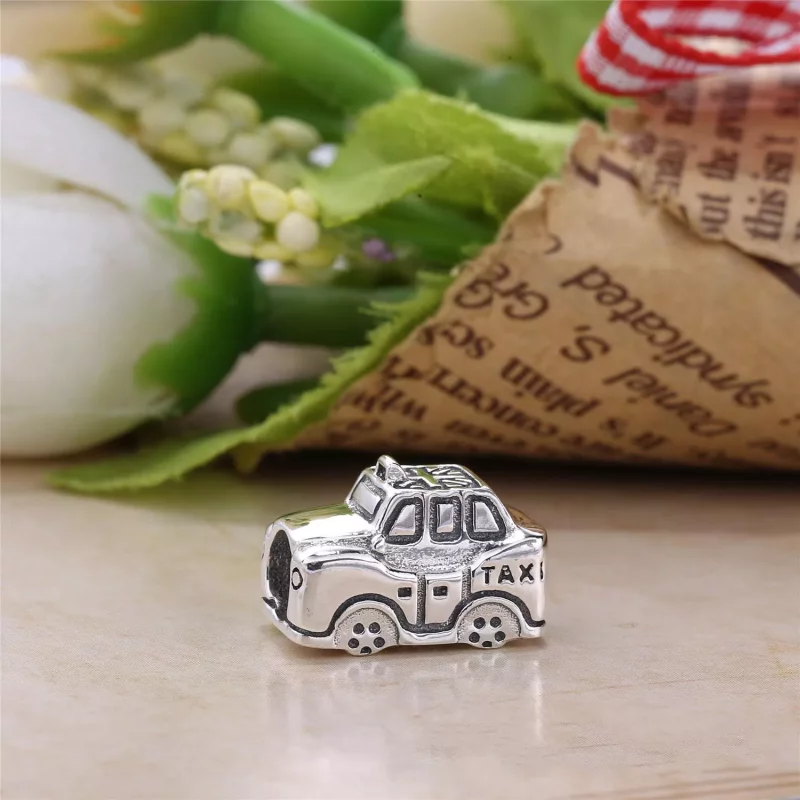 (imagen para) Charm Taxi londinense - PANDORA - Ver 2