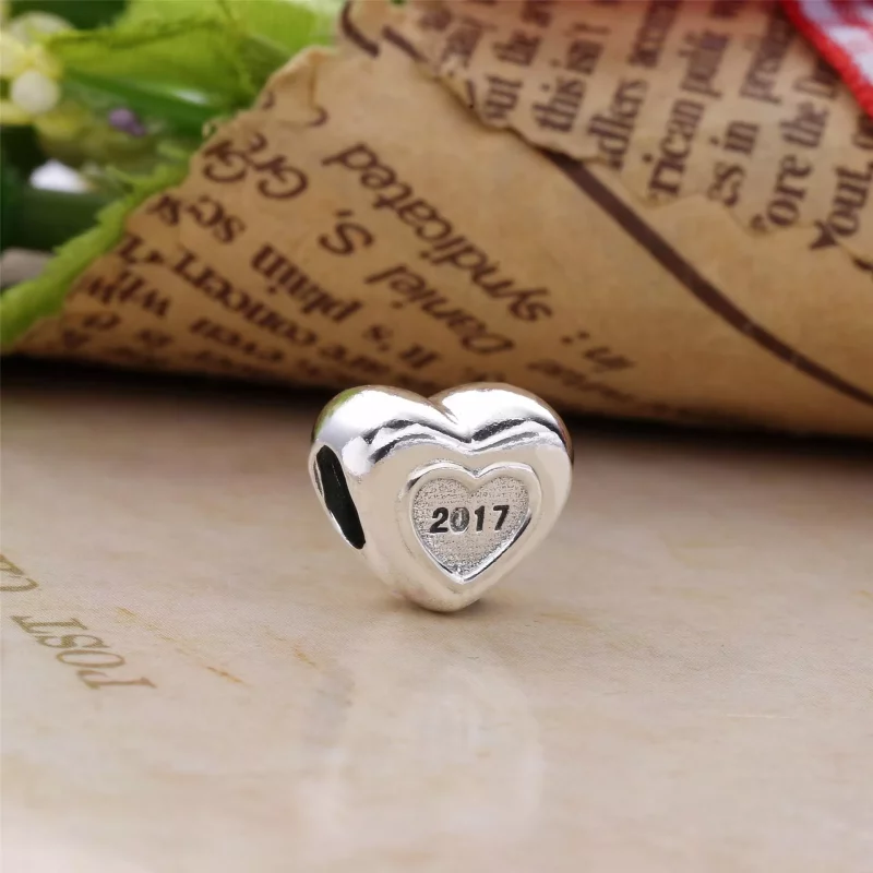 (imagen para) Charm en plata de ley Charm Club 2017 PANDORA - Ver 2