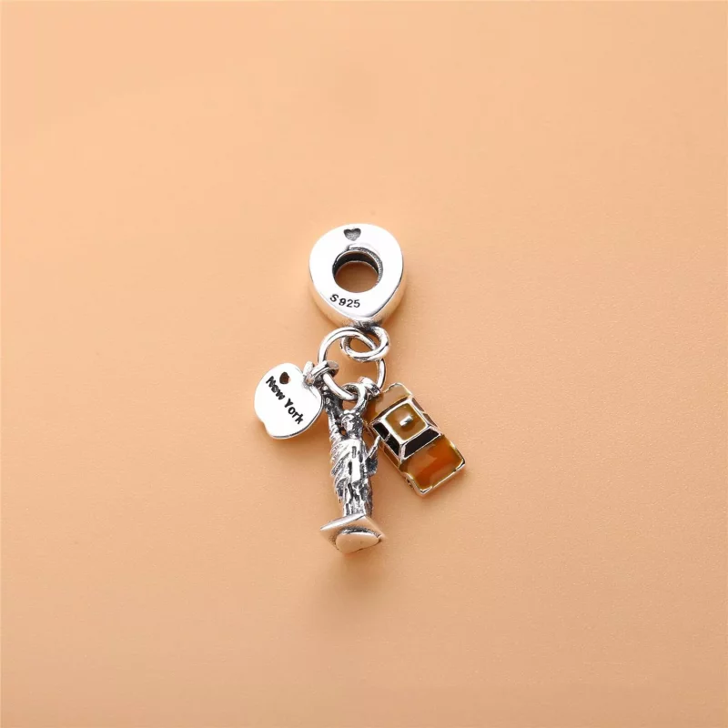 (imagen para) Charm colgante en plata de ley Lo m&aacute;s destacado de Nueva York PANDORA - Ver 2
