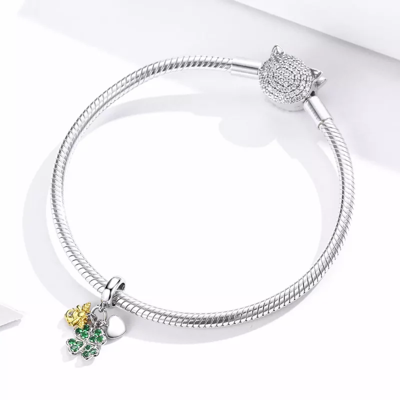 (imagen para) Estilo Pandora de dos tonos, trébol bicolor con abeja colgante - BSC303 - Ver 3