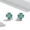 Estos aretes de botón estilo Pandora con trébol de cuatro hojas - SCE1346