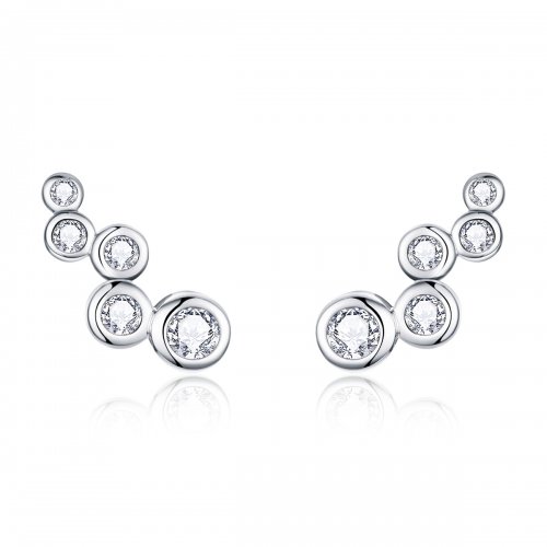 Estos aretes de perno de estilo Pandora en plata son elegantes y brillantes - BSE235