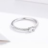 Anillo Pandora de estilo plateado con piedra transparente - SCR524