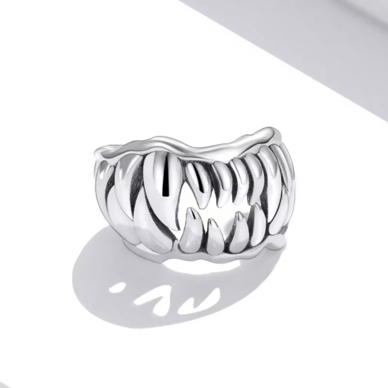 (imagen para) Clip de oreja estilo Pandora con diente de bestia - SCE1203 - Ver 2