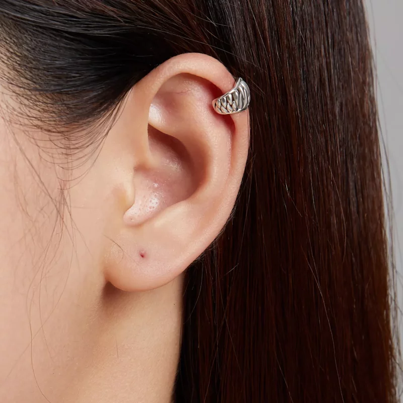(imagen para) Clip de oreja estilo Pandora con diente de bestia - SCE1203 - Ver 5