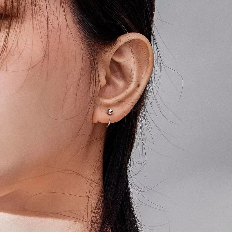 (imagen para) Aretes de argolla pequeños plateados al estilo de Pandora - SCE782-A - Ver 5