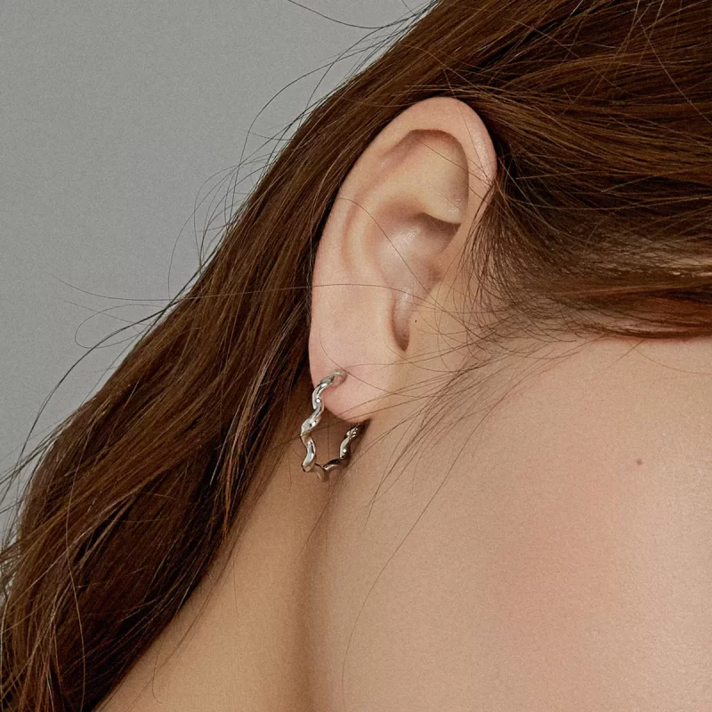 (imagen para) Aretes de aro estilo Pandora de plata con diseño de ondas - SCE976 - Ver 6