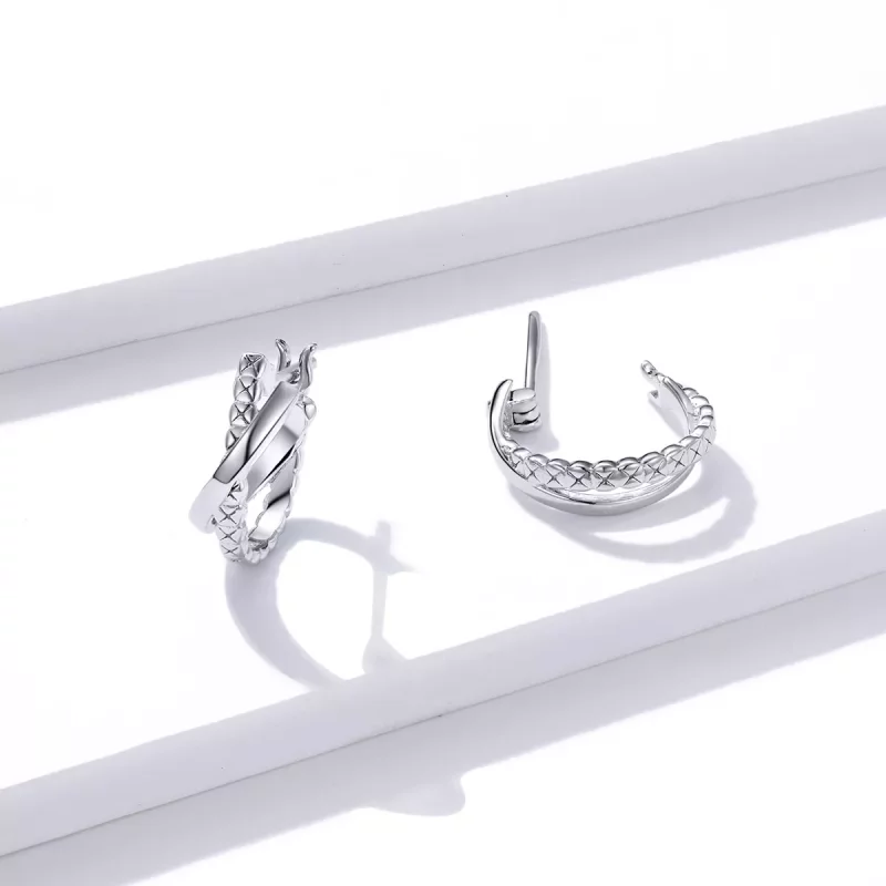 (imagen para) Aretes de aro estilo Pandora en color plata con textura de cuero - BSE440 - Ver 4