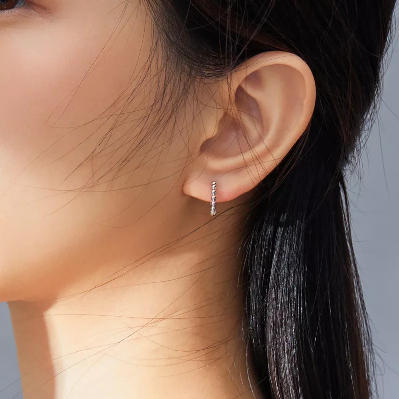 (imagen para) Aretes de aro pequeño plateados con estilo Pandora - SCE807-A - Ver 6