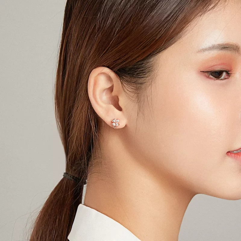 (imagen para) Aretes estilo Pandora bicolor de dos tonos con hierba de la suerte y mariposas - - Ver 5