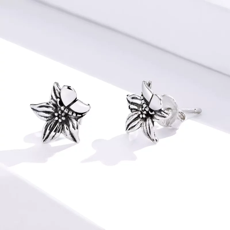(imagen para) Estos aretes de botón estilo Pandora de plata con mariposas y flores de amor - S - Ver 2