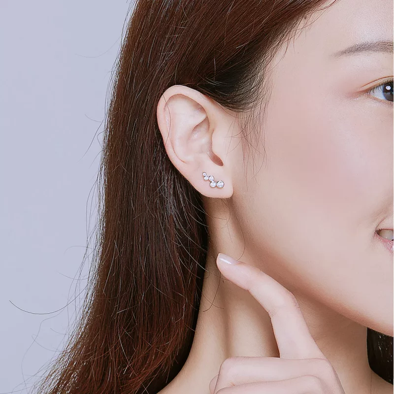 (imagen para) Estos aretes de perno de estilo Pandora en plata son elegantes y brillantes - BS - Ver 7