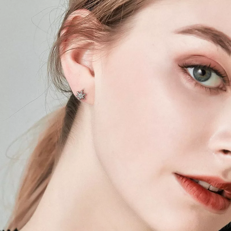 (imagen para) Estos aretes elegantes de estilo Pandora en plata tienen forma de copos de nieve - Ver 6