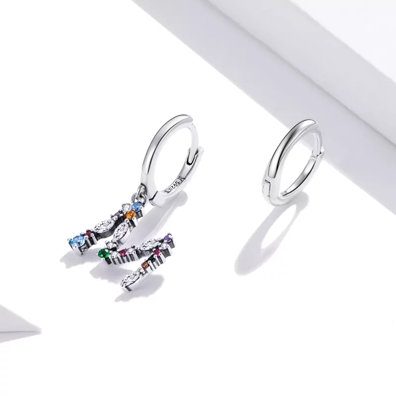 (imagen para) Pendientes colgantes estilo Pandora con letra M colorida plateada - SCE1031 - Ver 2