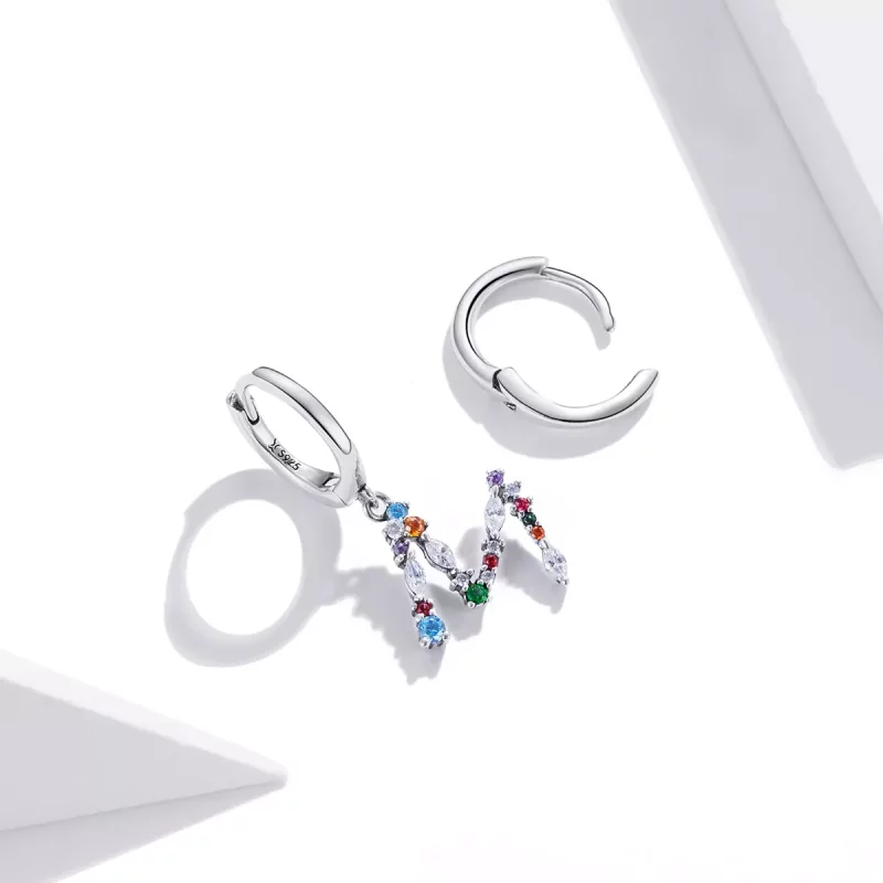 (imagen para) Pendientes colgantes estilo Pandora con letra M colorida plateada - SCE1031 - Ver 4
