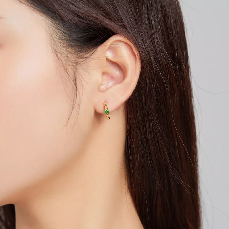 (imagen para) Pendientes de aro con circonita verde chapados en oro de 18 quilates estilo Pand - Ver 5