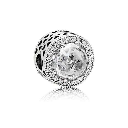 Charm en plata de ley Corazones Radiantes - PANDORA