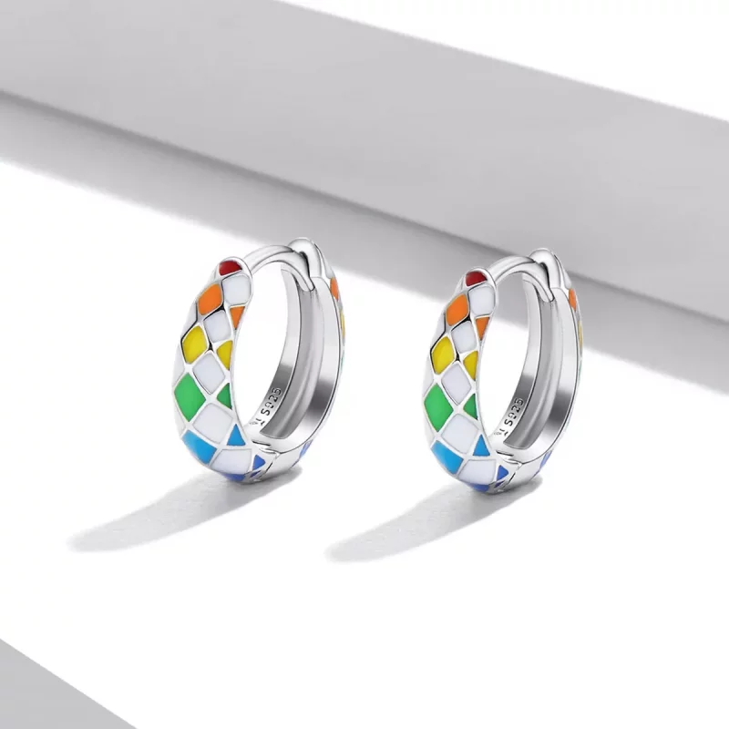 (imagen para) Arete de Aro Estilo Pandora con Tablero de Damas Arcoíris - SCE1351 - Ver 2